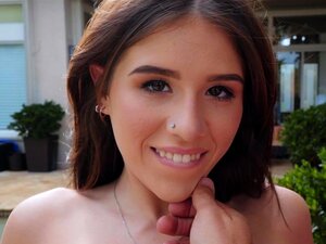 La jolie Isabel Moon essaie l'anal pour la première fois