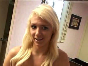 Ella Marie avale Sa 1ère Grosse Verge, Ella Marie a eu à peine des