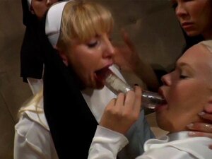 Baise de cul, wam nonnes sucent. Baisée de cul, wam nonnes sucent et
