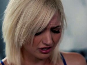 Ne manquez pas cette action lesbienne ardente avec deux chaudes MILF's