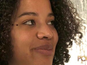 Tia Khan rend hommage à la première vidéo de Bordeaux