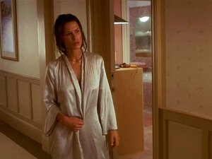 mitra - vidéo 1. regarde mitra maintenant ! - gros seins,