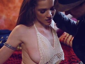 JUST A DREAM - vidéo de musique porno hippie girl chante et baise,
