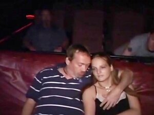 Vrai gang bang de salopes en chaleur