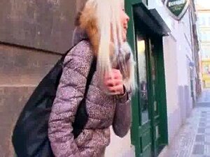 La jolie blonde tchèque Karol se fait pilonner pour de l'argent
