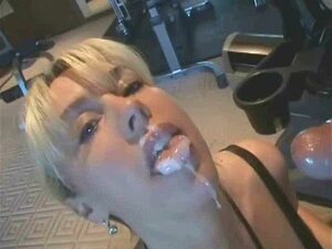 Traite-moi blonde