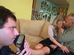 Shane Diesel a montré sa bite monstrueuse pour que Chloe la suce