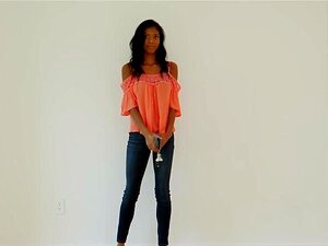 Une fille noire de 18 ans privée de sexe baise pendant une audition