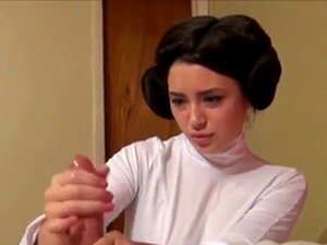 En l'honneur de Star Wars. La princesse se tape une branlette de ouf