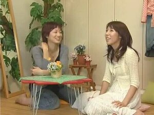 La nana japonaise incroyable Miki Karasawa dans la scène la plus