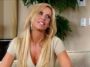 La belle-mère célibataire Amber Lynn ne baise pas son beau-fils avec