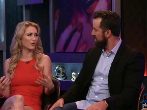Talk show sur le sexe parle de baiser en public. Talk show sur le sexe