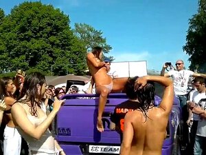 Concours de T-Shirts Mouillés 02