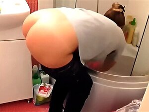 Plongez dans le monde séduisant des culs serrés et des chattes