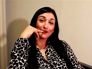 Brune brésilienne sexy dans une session POV spectaculaire