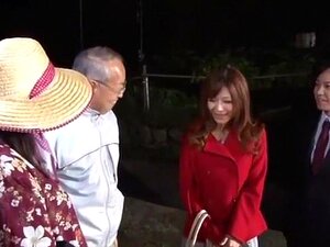 Fabuleuse pute japonaise Haruki Sato dans les bas les plus chauds /
