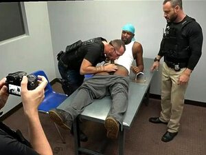 Police d'examen physique en tube gay et gays sexy