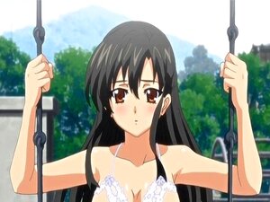 Une écolière hentai se fait baiser en gang en plein air