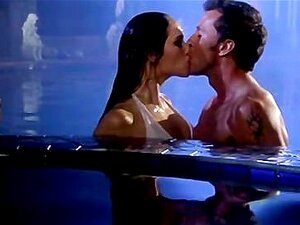 La jolie Faith Leon baise romantiquement avec son beau gosse