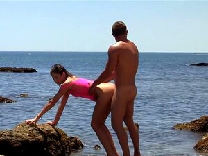 Des nymphos européennes forées à la plage