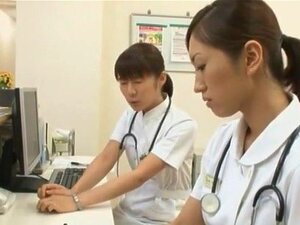 La folle japonaise Yuuha Sakai, Yuri Kashiwaga, Ami Morikawa dans des