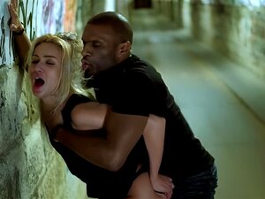 BLACKEDRAW Deux blondes baisent deux grosses queues noires dominantes