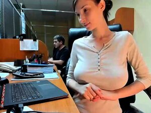 amateur xjessigirlx exhibant ses seins en direct sur webcam