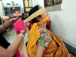 Compétition indienne de gagtalk. Regardez la compétition indienne de