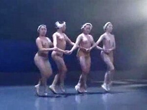 Ballet asiatique nu