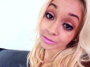 Mofos - Essaye l'anal - Une blonde spinner essaie l'anal avec Ivy