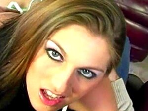 La lapdanceuse sexy Tommie Ryden montre ses compétences en succion de