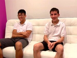 Daniela Evans montre à Jordi son éjaculation féminine, Jordi et son