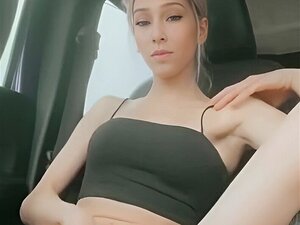 Plongez dans une torride expérience publique avec l'irrésistible