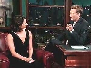 Asia Argento dans Late Late Show With Craig Kilborn (TV) (2000), Craig