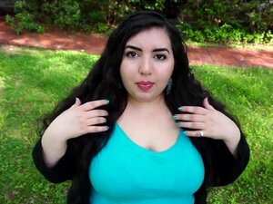 Geeky Chubby Girl avec de gros seins