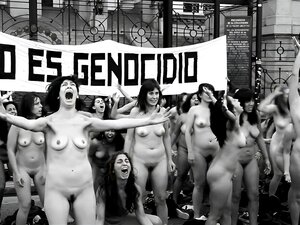 Femmes nues en groupe en Argentine