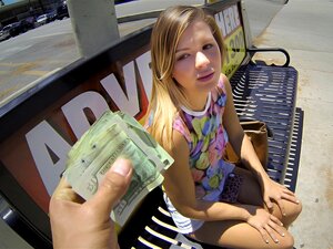 Keisha Grey dans Money Talks, Keisha Fucks, je suis tombé sur Keisha