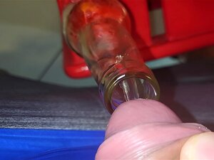 Donner une bouteille de bière aromatisée à la pisse avant d'aller