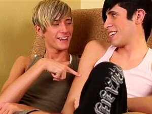 Vidéo gay gratuite de jeunes garçons mignons Emo, les twinks Cjay et