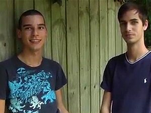 Petite bite ayant une photo de sexe gay pour la première fois, Casey