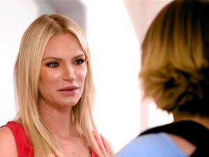 Super sexy et mignonne Gabbie Carter baise lesbiennement avec sa