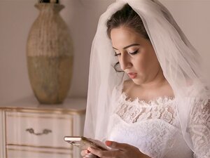 GIRLSWAY-La Mariée Whitney Wright Rejoint Sa Femme Infidèle Et La