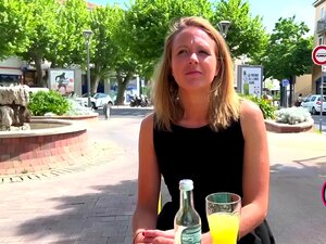 Julie, belle-mère timide que j'aimerais baiser, se déchaîne devant