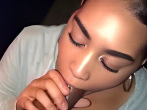 Pipe baveuse d'une Latina avec une grosse bite noire