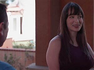 Delphine Films-Lexi Luna, Étudiante Aux Gros Seins, Séduit Son