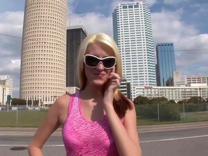 Star du porno exotique dans le strip-tease le plus chaud, scène xxx