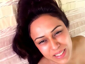 L'actrice pakistanaise SOFIA AHMED se masturbe 2