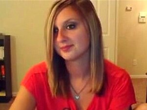 Amateur danoise maigre jouant avec sa chatte - Plus @ wtm