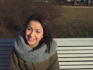 Casting gal facialisée après avoir sucé (Izi Ashley)