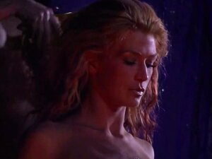 Amber Smith et Kennedy Johnston font un rituel lesbien fou